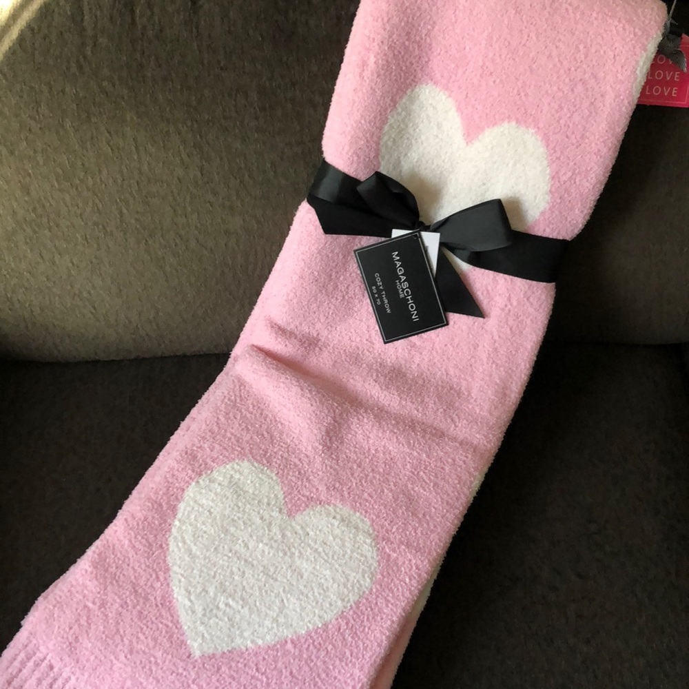 Magaschoni Pink White Hearts Throw Blanket